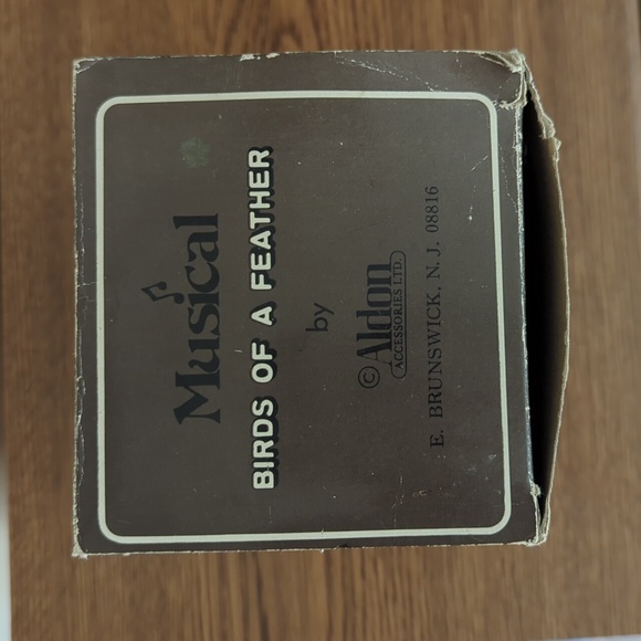 Vintage Aldon Cardinal 1984 Musical Birds of a Feather Fine Porcelain Figure - Picture 5 of 11